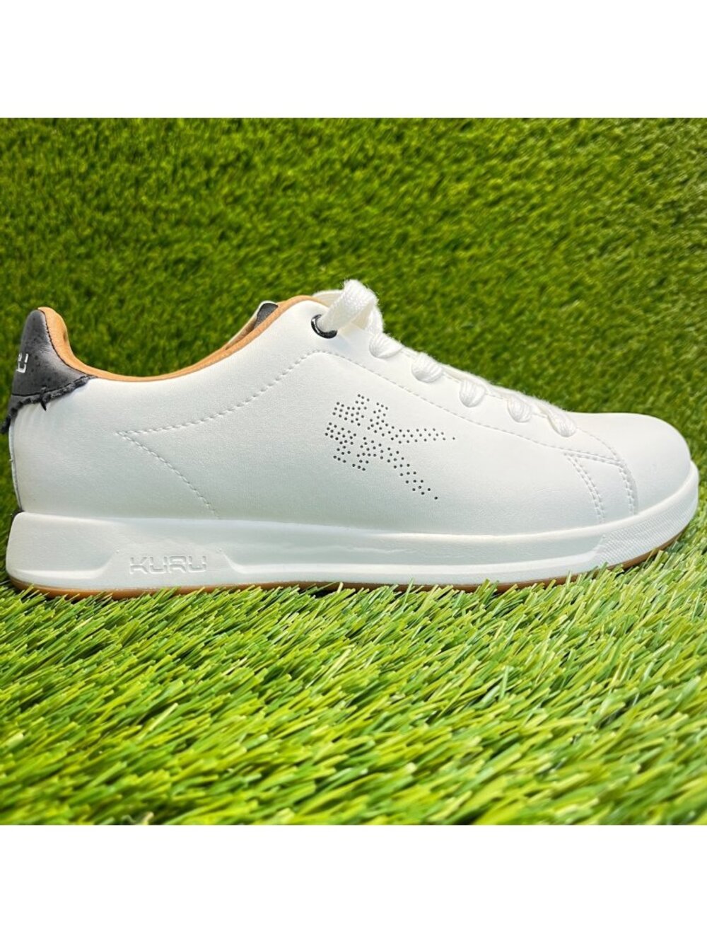 Kuru Roam Classic Court Womens Size 7.5 White Running Tennis Shoes Sneakers
